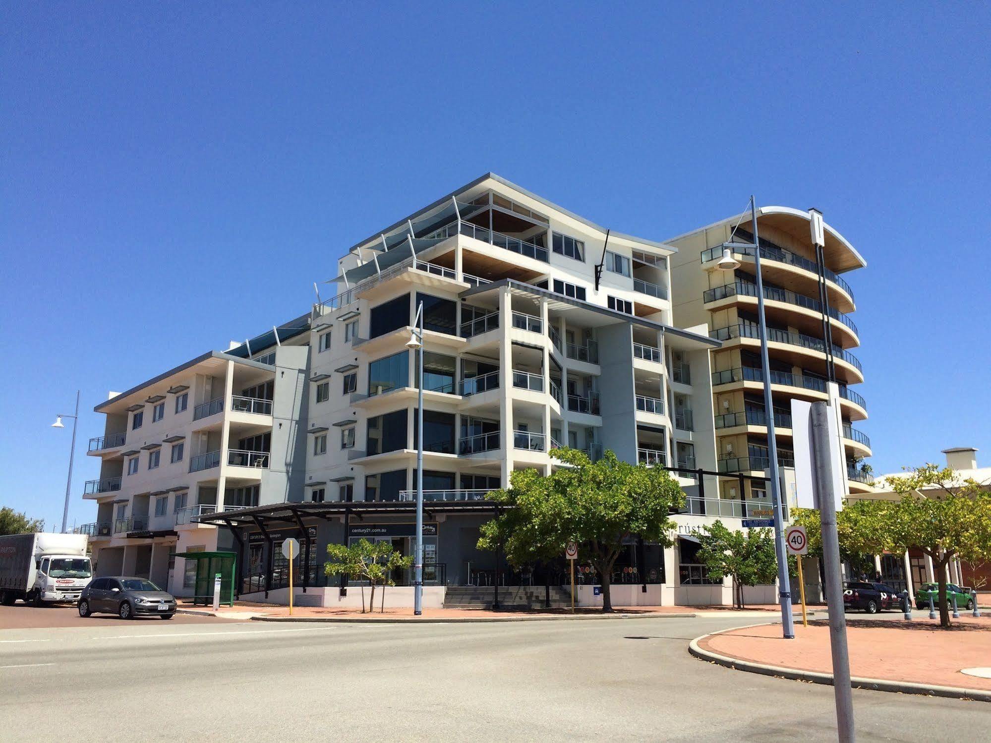 Spinnakers By Rockingham Apartments Eksteriør billede